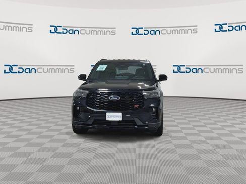 Used 2025 Ford Explorer ST AWD/4WD image 4