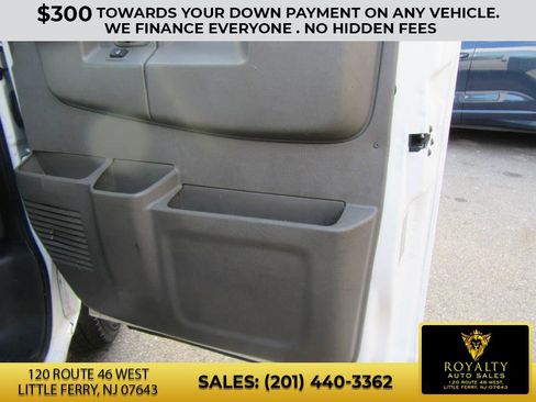 Used 2017 Chevrolet Express 2500 image 31