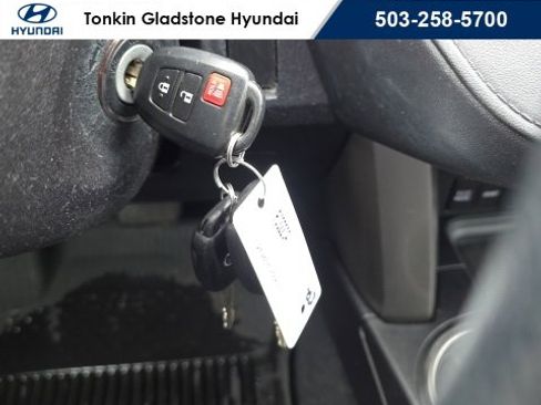 Used 2017 Toyota RAV4 LE image 15