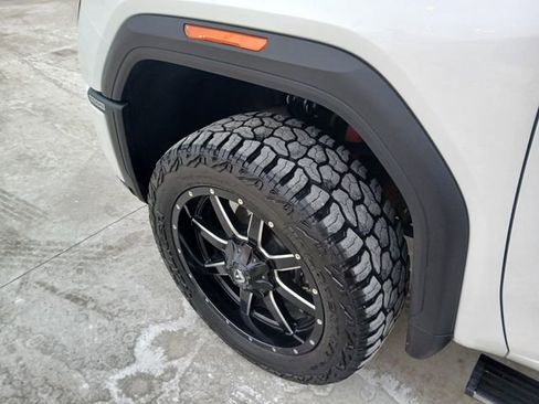 Used 2024 GMC Sierra 2500 Denali Ultimate image 33