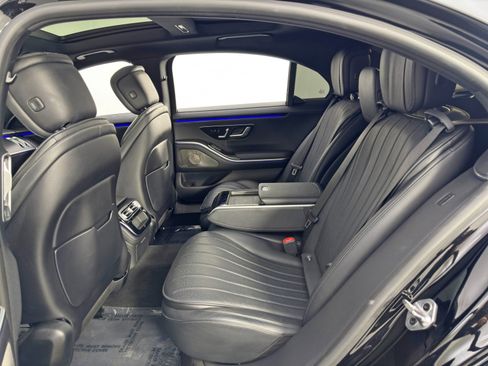 Used 2022 Mercedes-Benz S 500 4MATIC w/ AMG Line Package image 50