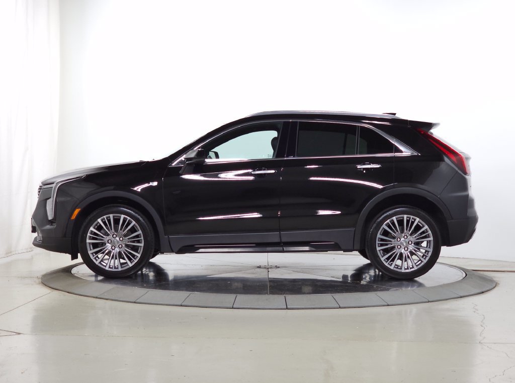 Used 2024 Cadillac XT4 Premium Luxury AWD/4WD image 2