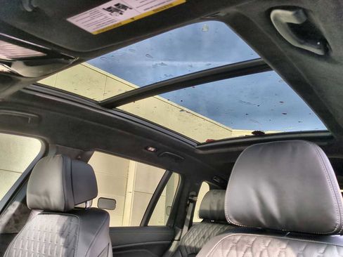 Used 2026 BMW X7 xDrive40i w/ M Sport Package image 19