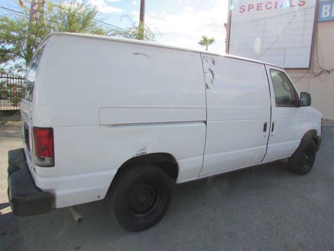 Used 2011 Ford E-150 and Econoline 150 w/ Commercial Cargo Van Pkg image 4