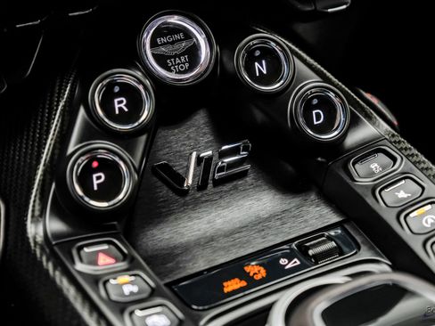 Used 2023 Aston Martin V12 Vantage RWD image 68