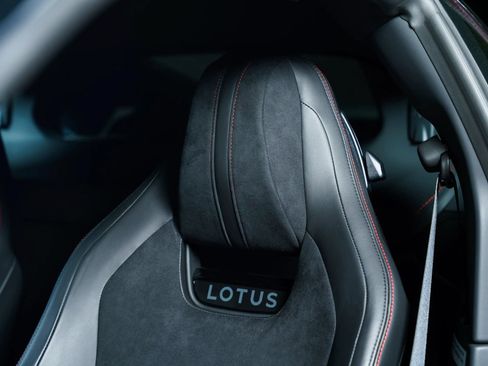 Used 2025 Lotus Emira RWD image 77