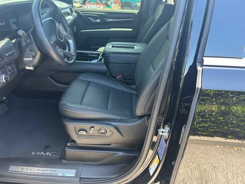 Used 2024 GMC Yukon Denali w/ Advanced Technology Package RWD image 11