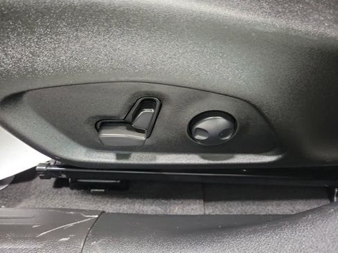 Used 2023 Jeep Renegade Limited image 33