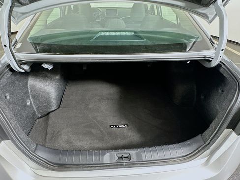 Used 2025 Nissan Altima 2.5 SV FWD image 26
