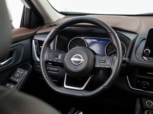 Used 2023 Nissan Rogue SV w/ SV Premium B Package image 12