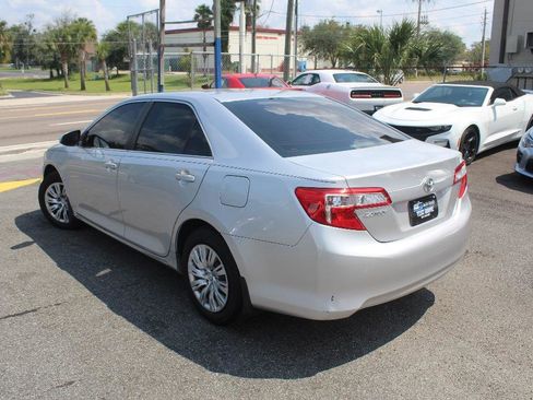 Used 2012 Toyota Camry LE FWD image 5