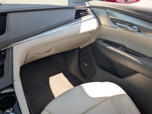 Used 2020 Cadillac XT5 Premium Luxury FWD image 15