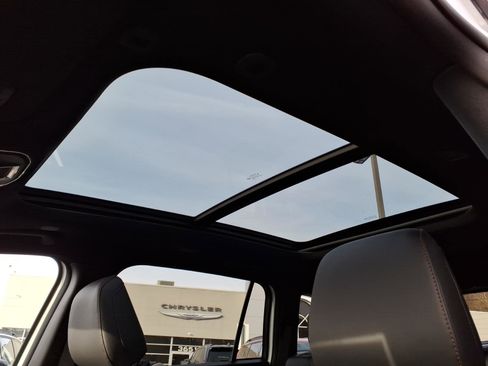 New 2026 Jeep Cherokee Overland image 8