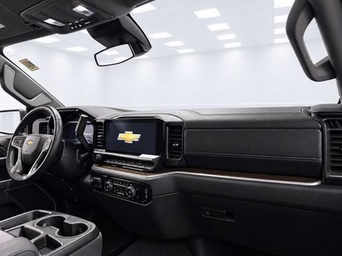 Used 2025 Chevrolet Silverado 1500 LT AWD/4WD image 23