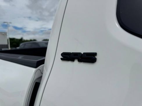 Used 2024 Toyota Tacoma SR5 AWD/4WD image 10