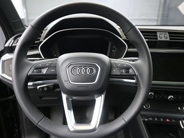 Used 2024 Audi Q3 2.0T Premium w/ Convenience Package AWD/4WD image 24