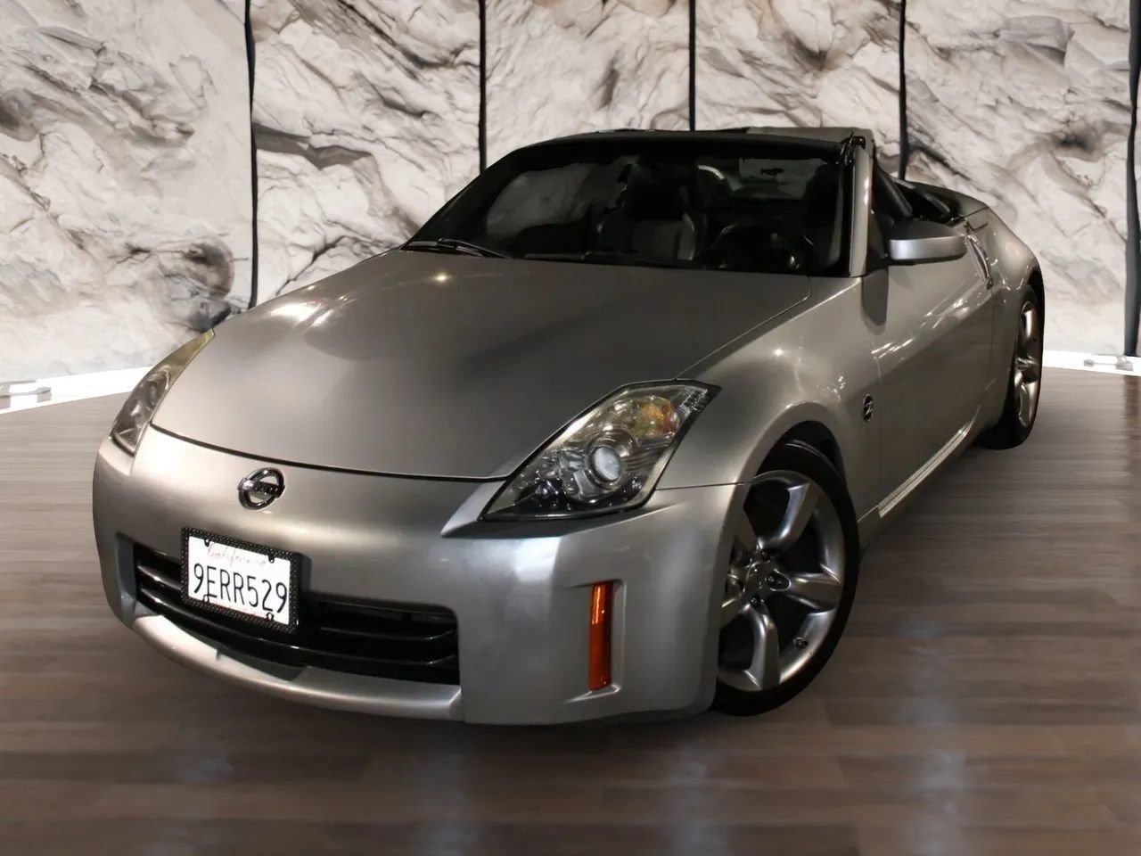 Used 2007 Nissan 350Z Touring RWD image 4