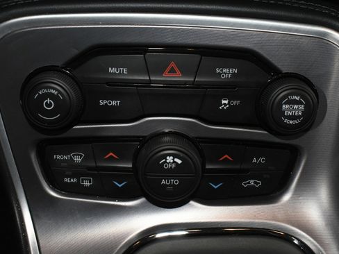 Used 2020 Dodge Challenger SXT image 36