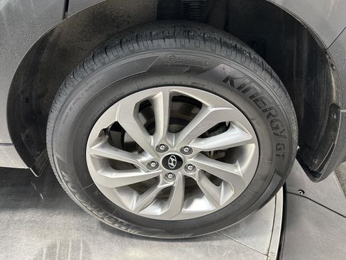 Used 2017 Hyundai Tucson SE AWD/4WD image 9