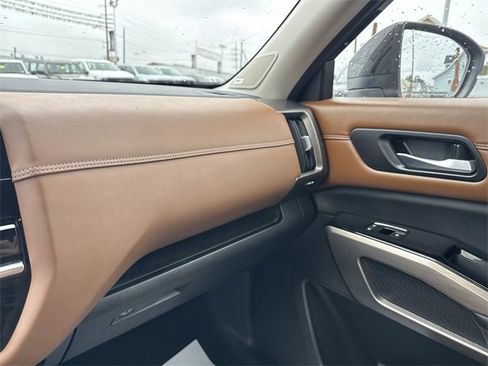 Used 2023 Nissan Pathfinder Platinum w/ Cargo Package image 24