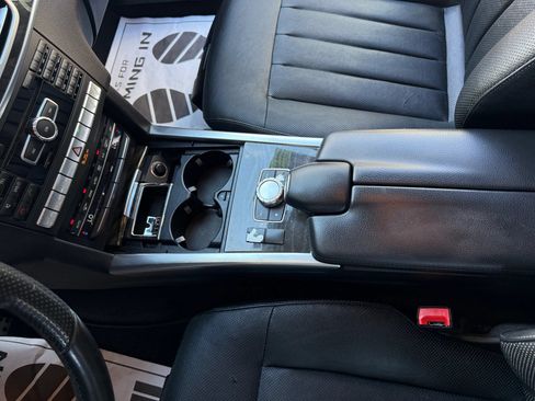 Used 2015 Mercedes-Benz E 400 4MATIC Sedan image 10