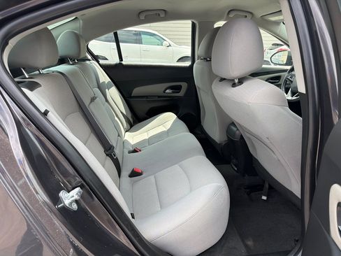 Used 2015 Chevrolet Cruze LT w/ Technology Package FWD image 14