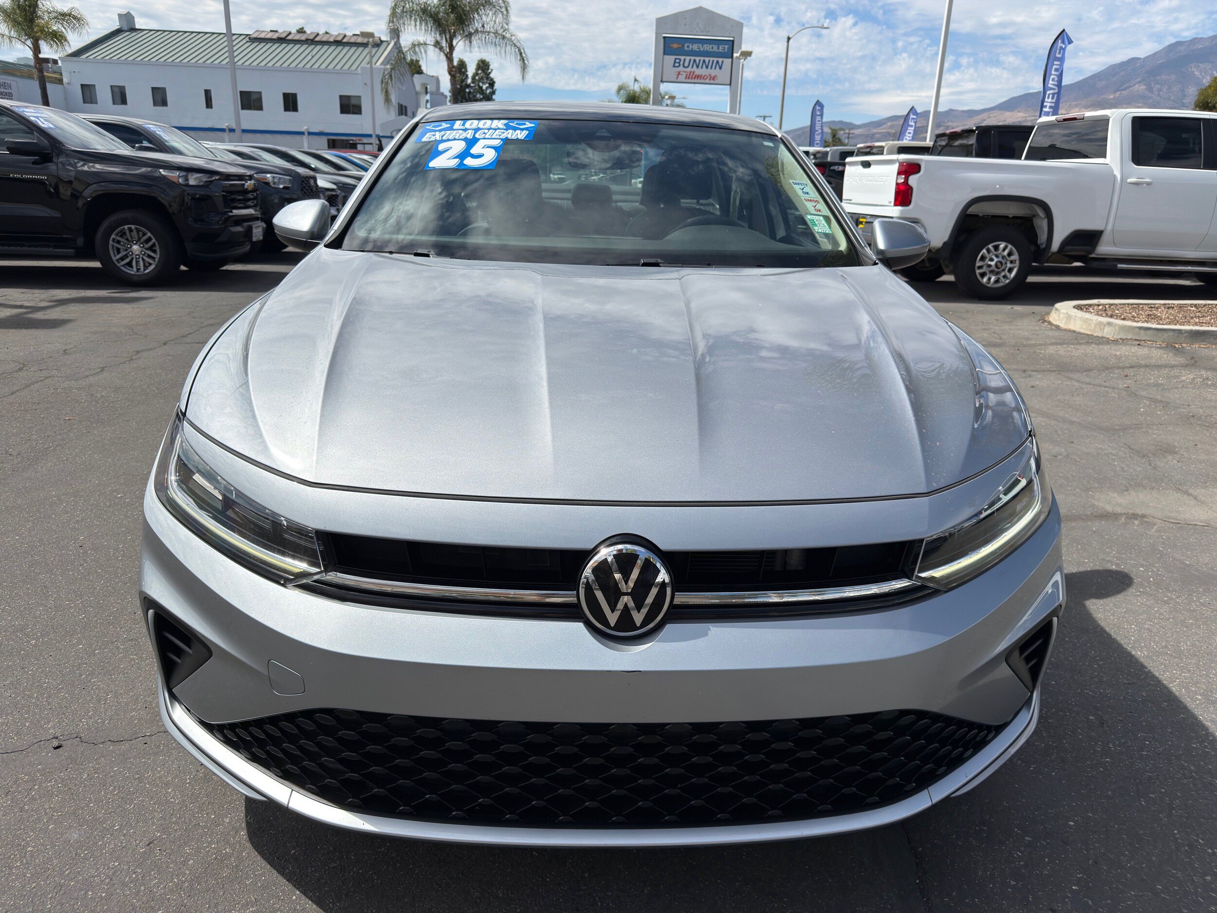Used 2025 Volkswagen Jetta SE FWD image 41
