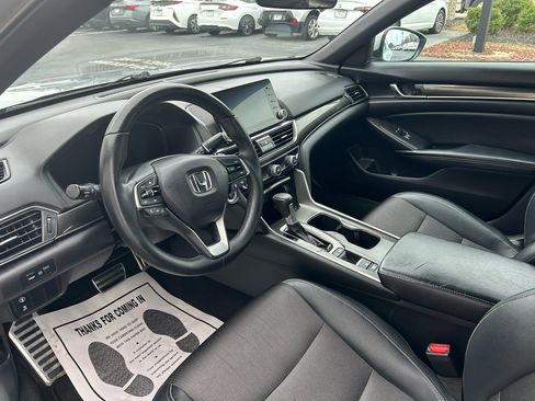 Used 2018 Honda Accord Sport image 10