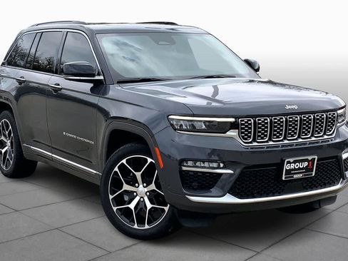 Used 2025 Jeep Grand Cherokee Summit image 3