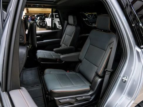 Used 2026 GMC Yukon AT4 w/ AT4 Premium Plus Package AWD/4WD image 17