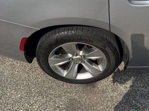 Used 2018 Dodge Charger SXT Plus RWD image 12