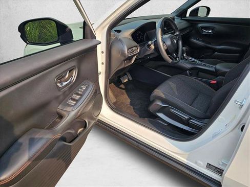 Used 2025 Honda HR-V Sport image 19