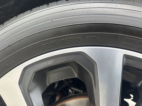 Used 2024 Subaru Forester Limited image 33