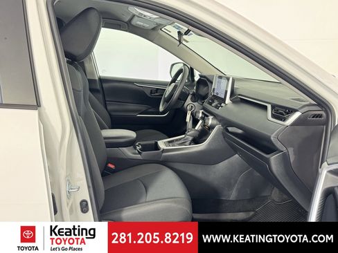 Certified 2025 Toyota RAV4 LE image 22