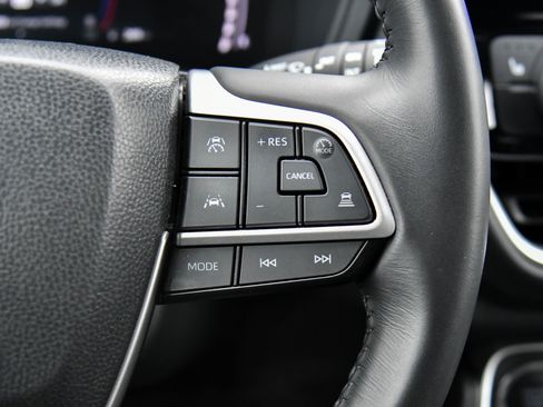 Used 2025 Toyota Grand Highlander AWD image 35