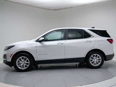 Used 2024 Chevrolet Equinox LT AWD/4WD image 3