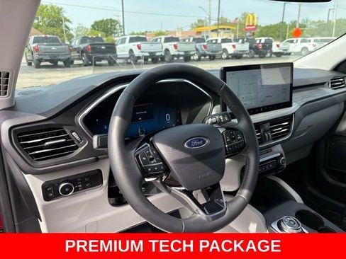 Used 2023 Ford Escape Platinum w/ Premium Technology Package AWD/4WD image 4