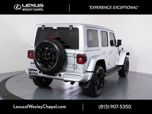 Used 2023 Jeep Wrangler Unlimited Sahara AWD/4WD image 4