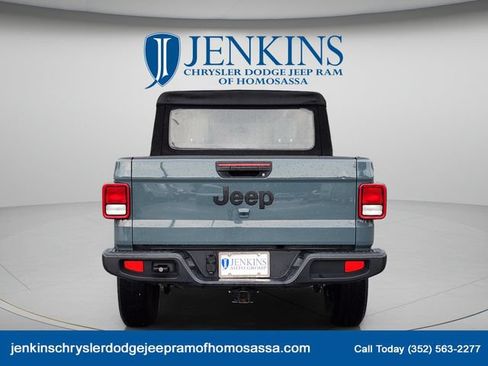 Used 2024 Jeep Gladiator Sport AWD/4WD image 6