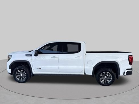 Used 2024 GMC Sierra 1500 AT4 w/ AT4 Premium Package AWD/4WD image 4