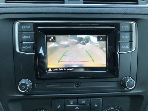 Used 2017 Volkswagen Jetta S w/ Jetta S Cold Weather Package image 12