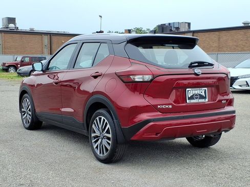 Used 2022 Nissan Kicks SV FWD image 4