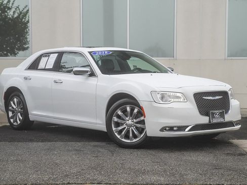 Used 2018 Chrysler 300 Limited image 1