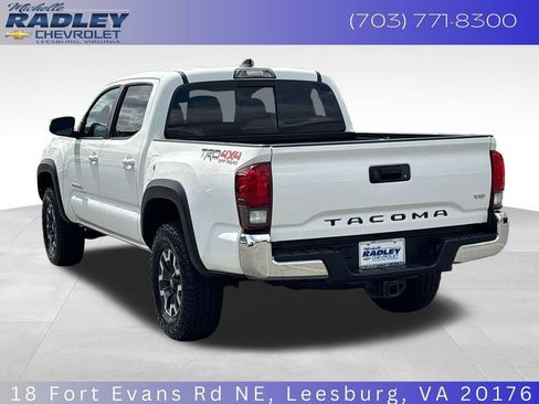 Used 2019 Toyota Tacoma TRD Off-Road AWD/4WD image 3