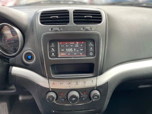 Used 2012 Dodge Journey SXT w/ Flexible Seating Group image 18