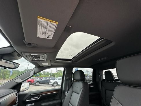 Used 2024 GMC Sierra 1500 Denali w/ Denali Reserve Package image 18