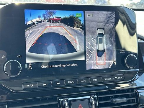 Used 2024 Nissan Pathfinder Platinum image 35