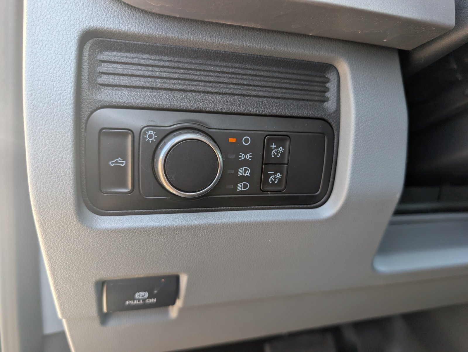 Used 2025 Ford F250 XL AWD/4WD image 30