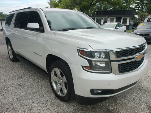 Used 2016 Chevrolet Suburban LT w/ Luxury Package RWD image 3