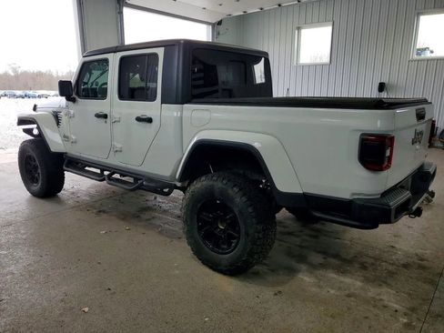 Used 2020 Jeep Gladiator Overland AWD/4WD image 4